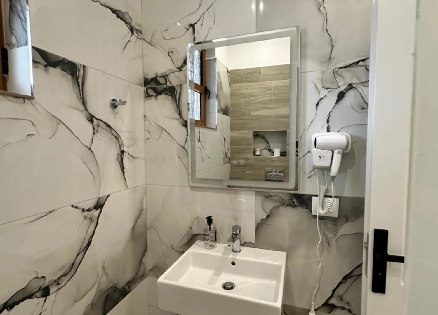 Joen Apartment 2 Sarande